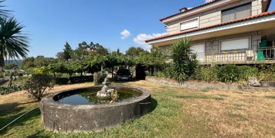 Casa piedra, 4 dormitorios, parcela 3880m2 – MV989